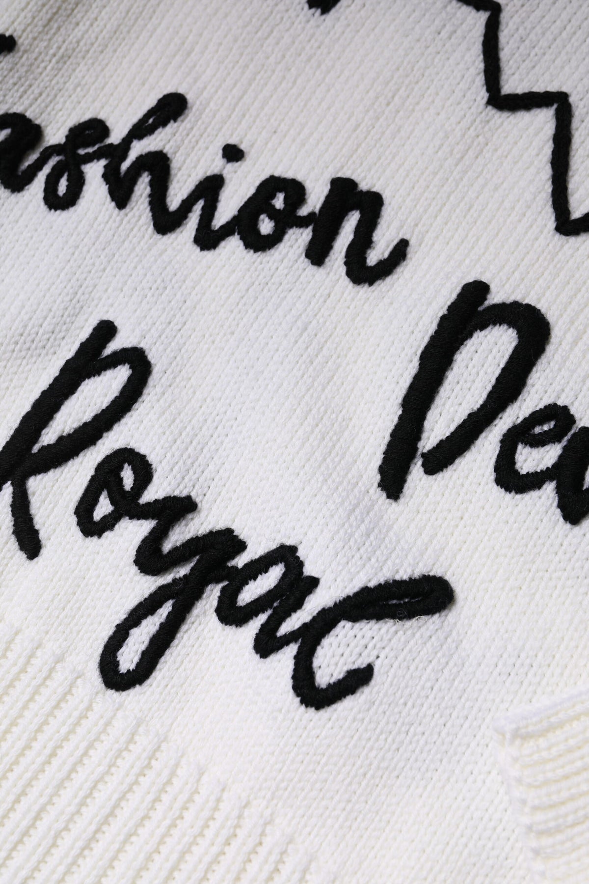 Dolce & Gabbana Women's Crew Neck Virgin Wool Sweater - Black White