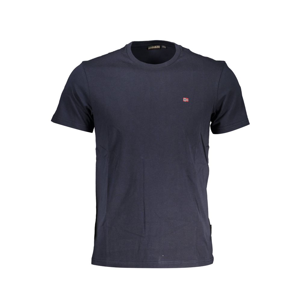 T-Shirt by Napapijri for men in cotton blue showcases a fashionable silhouette, elegantly detailed with a fashionable short-sleeve and crew neckline for a sophisticated, high-fashion look.