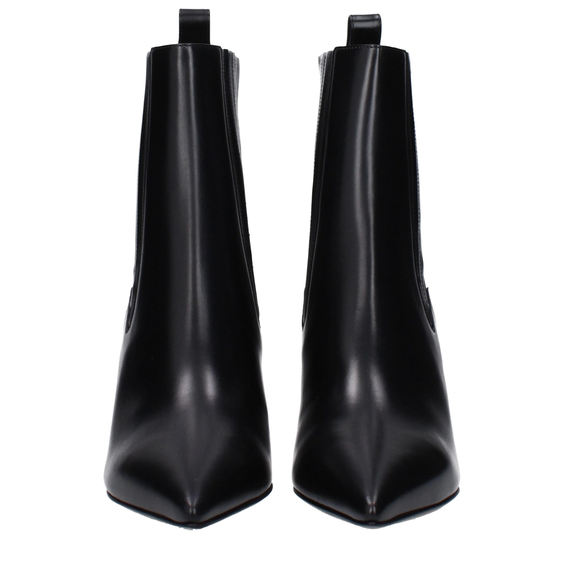 Mid-Heel Ankle Boots by Valentino Garavani for women in leather black features an avant-garde Women's Leather Mid-Heel Ankle Boots silhouette, defined by a sophisticated 7-5-cm-heel mid-heel and a avant-garde .