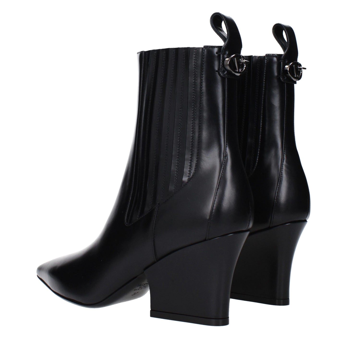 Mid-Heel Ankle Boots by Valentino Garavani for women in leather black features an dynamic silhouette, showcasing the dynamic Women's Leather Mid-Heel Ankle Boots design with its distinctive 7-5-cm-heel mid-heel and elegant .