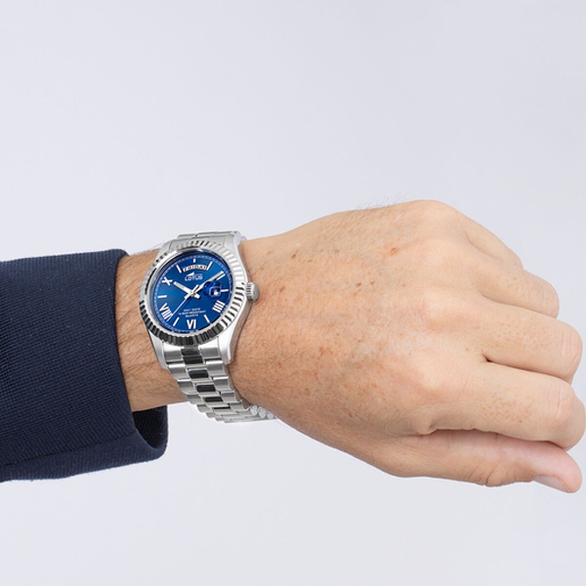 V7H9F457154BD6EBF673325C984489137CAR3074853P2