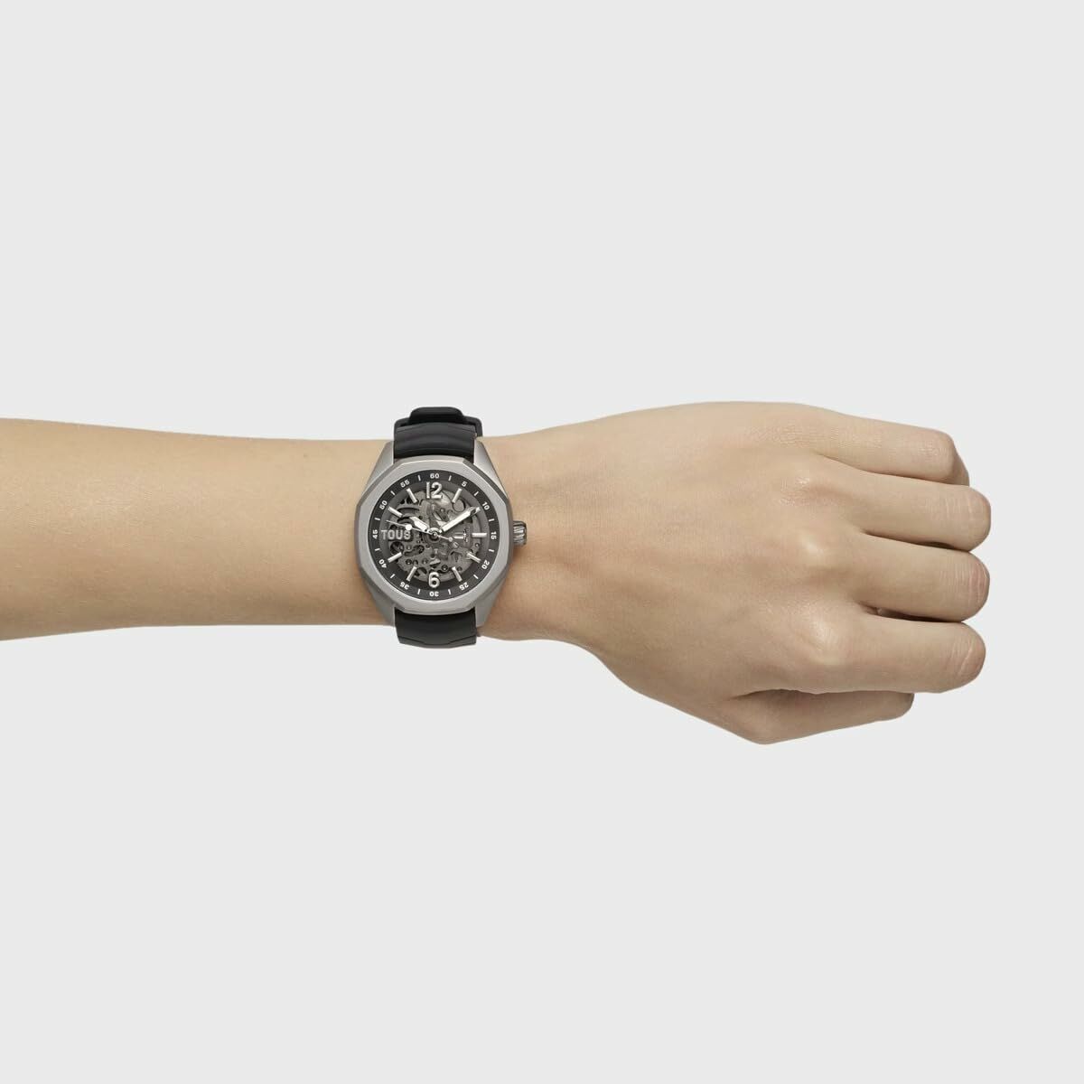 V4H0CFE257029A6DB1D8156CD6AF8DAF11FR6463432P4