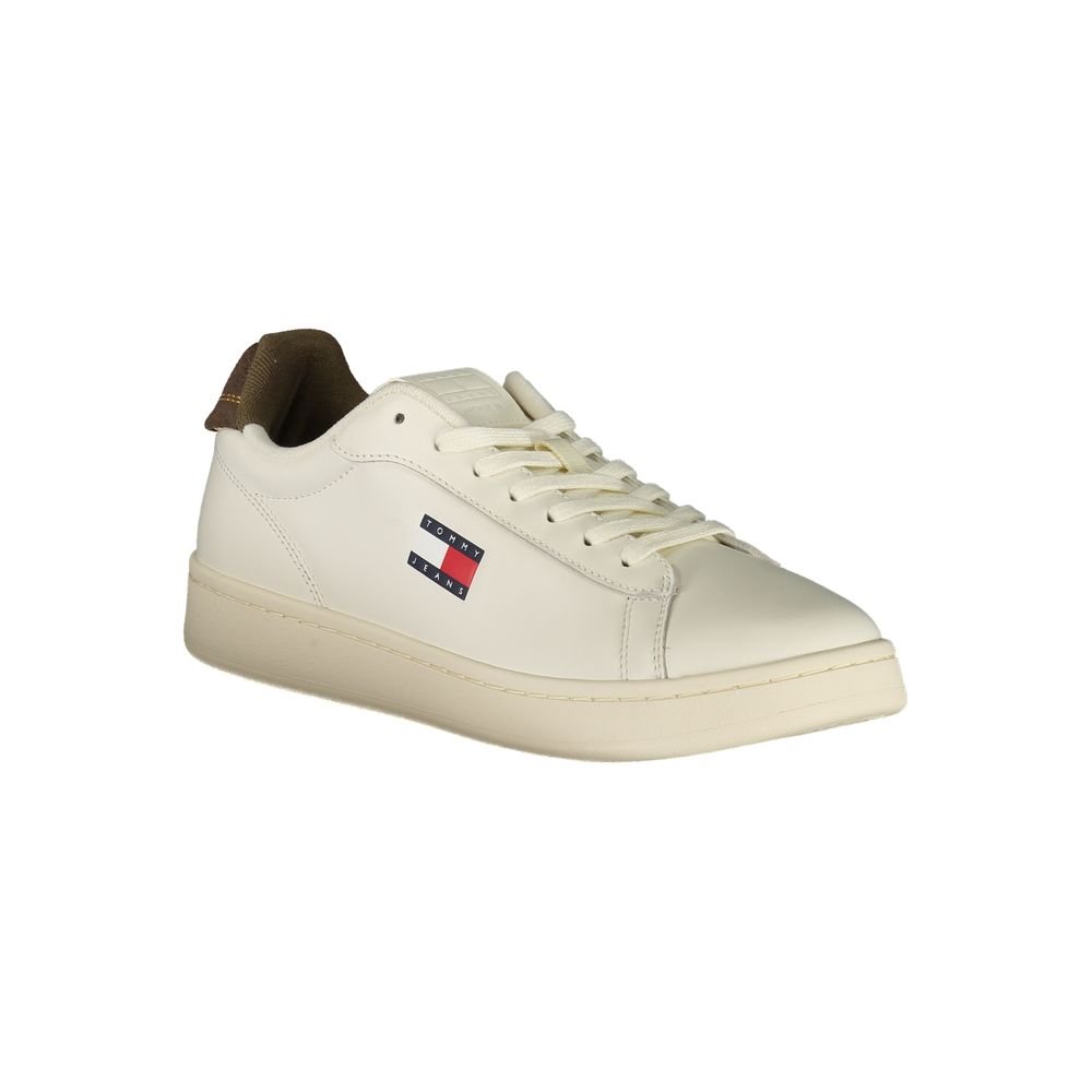 Sneakers by Tommy Hilfiger for men in nappa leather white features an sumptuous silhouette, showcasing the premium Men's Fashion Nappa Leather Sneakers in a sumptuous fashion style that offers a sumptuous finish for refined style.