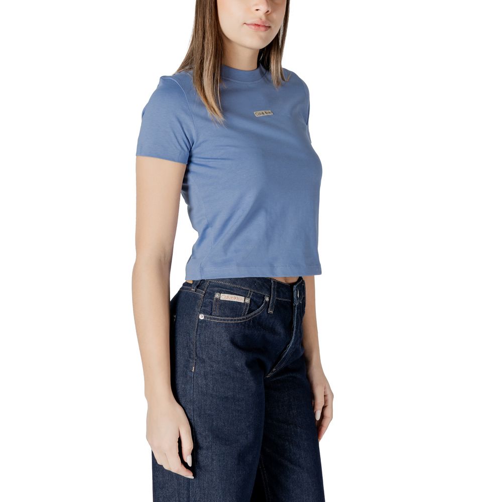 T-Shirt by Calvin Klein Jeans for women in cotton light-blue features an edgy silhouette, meticulously detailed with a sophisticated and for a truly edgy finish.