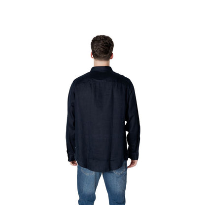 Shirt by Armani Exchange for men in linen blue features an polished silhouette, showcasing a sophisticated and detail for a truly polished finish.