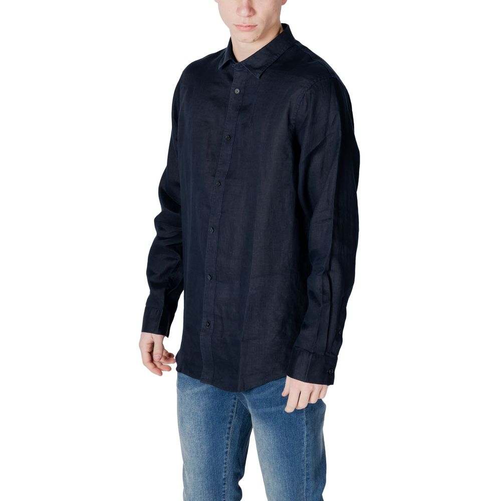 Shirt by Armani Exchange for men in linen blue, featuring a nuanced and nuanced for a sophisticated finish.