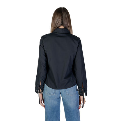 Shirt by Jacqueline De Yong for women in cotton black features an architectural silhouette with a refined and elegant for a architectural look.