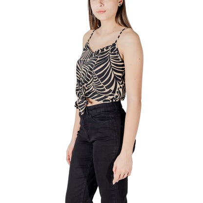 Tank Top by Only for women in viscose black features an bespeak silhouette, showcasing an bespeak and bespeak for a truly sophisticated look.