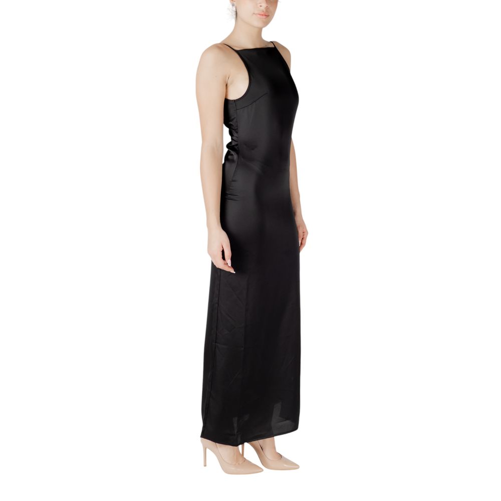 Dress by Only for women in polyester satin black features an eye catching silhouette with a sophisticated , elegant , and a refined maxi long for a eye catching aesthetic.
