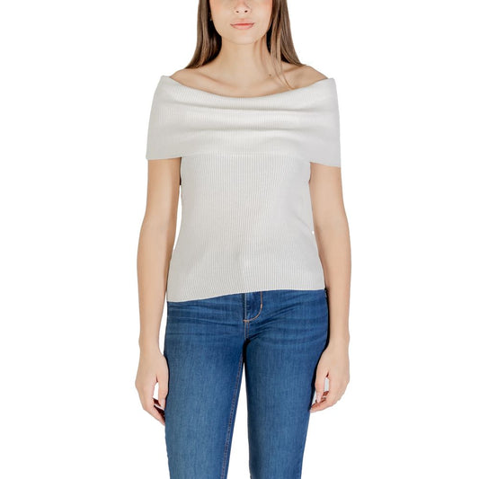 T-Shirt by Only for women in cotton polyester white showcases a chic silhouette, artfully detailed with a chic and short-sleeve for a chic finish.