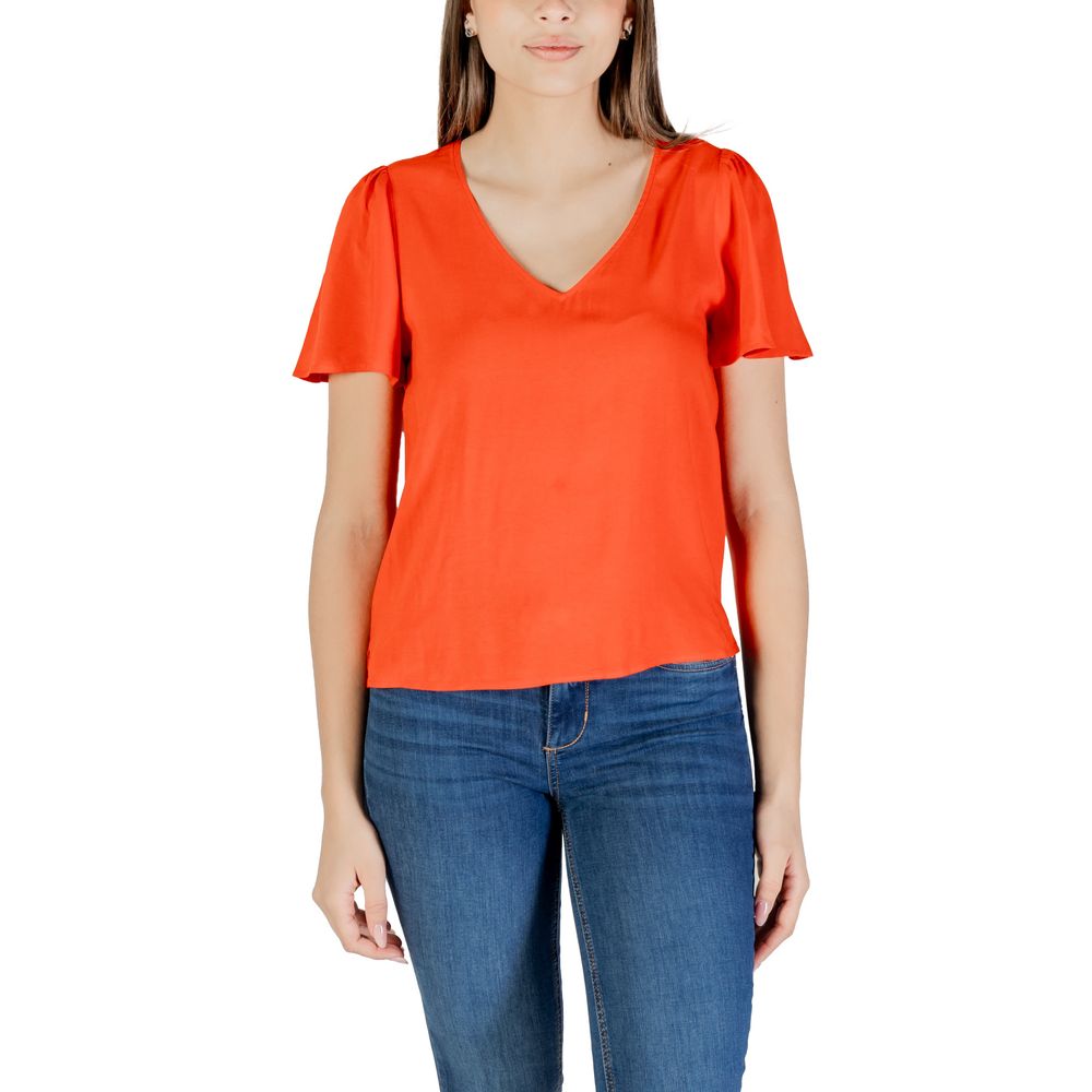 Shirt by Vero Moda for women in viscose red showcases a sublime silhouette, artfully detailed with a sublime v-neck neckline and short-sleeve for a sophisticated, sublime finish.