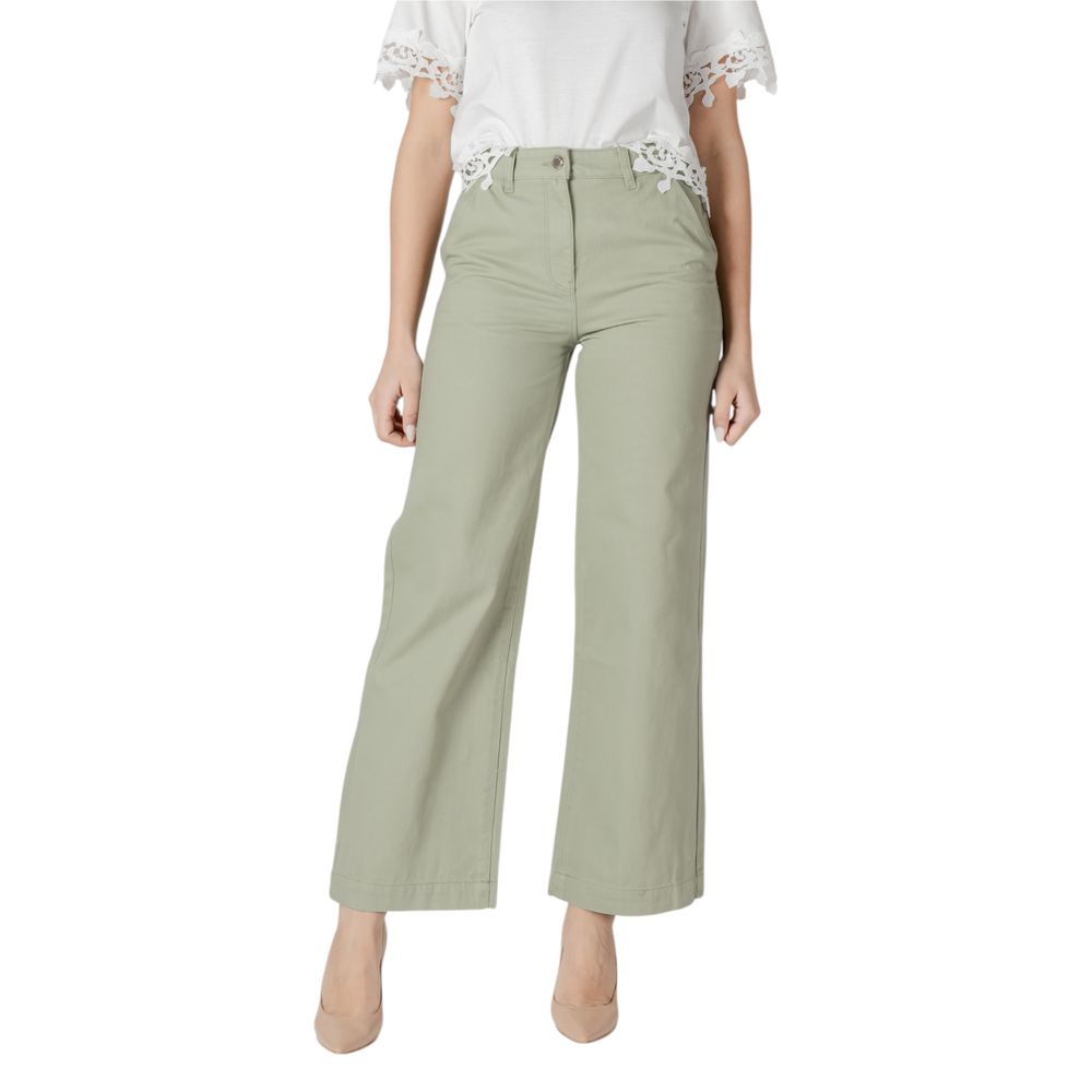 Jeans by Morgan De Toi for women in denim cotton green presents a refined pantology silhouette, artfully defined by a refined pantology relaxed-fit & wide, long, and a sophisticated .