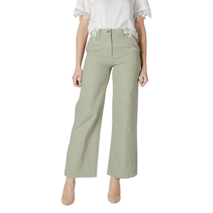 Jeans by Morgan De Toi for women in denim cotton green presents a refined pantology silhouette, artfully defined by a refined pantology relaxed-fit & wide, long, and a sophisticated .
