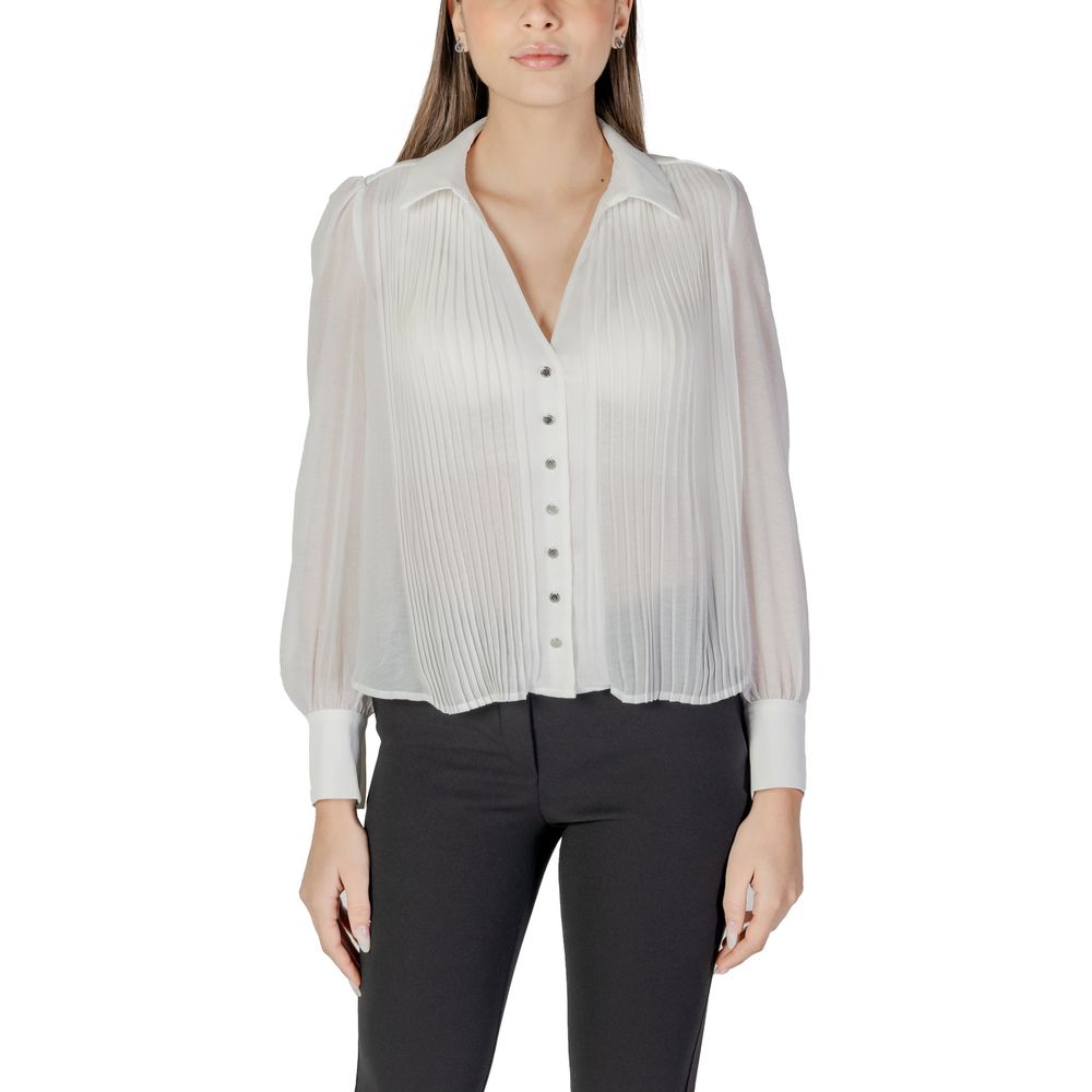 Shirt by Morgan De Toi for women in polyester white showcases a sleek silhouette, elegantly detailed with a sleek and long-sleeve for a sleek finish.