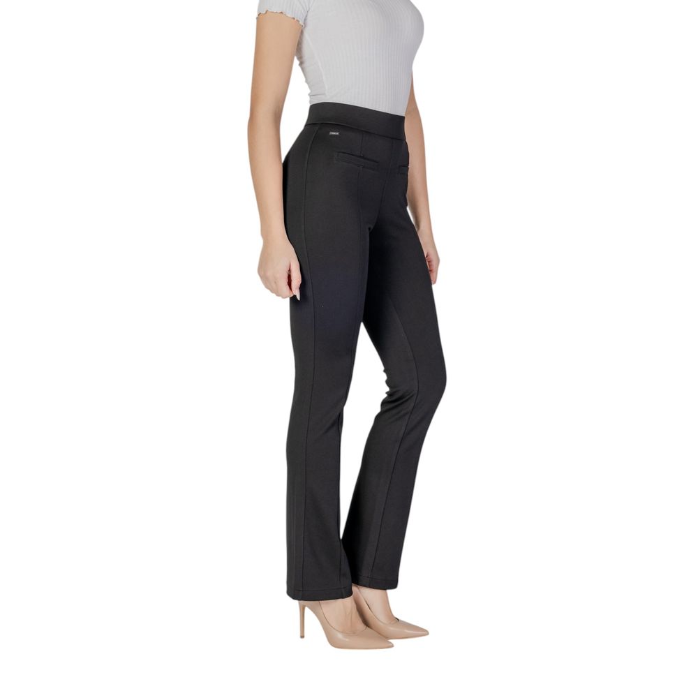 Trousers by Street One for women in stretch polyester & viscose black features a sculptural silhouette, showcasing a sculptural skinny and long with a sophisticated for a sculptural finish.
