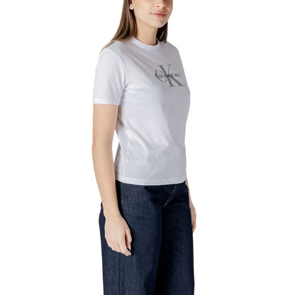 T-Shirt by Calvin Klein Jeans for women in cotton white showcases a chic silhouette, artfully detailed with a chic and for a chic finish.