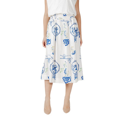 Skirt by ICHI for women in linen polyamide & viscose white features a contoured silhouette from the Women's Midi Lightweight Linen Polyamide & Viscose Skirt collection, characterized by its contoured midi for a contoured finish.