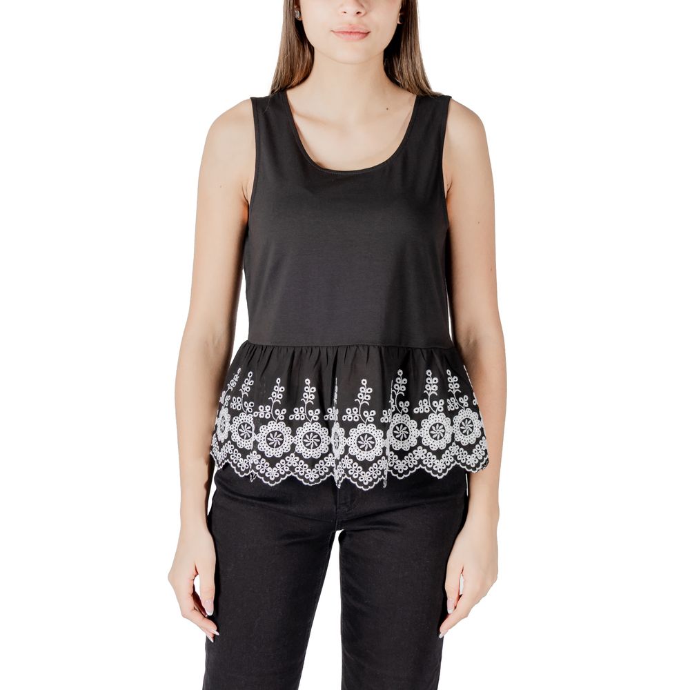 Tank Top by ICHI for women in stretch cotton black & floral presents a uncompromising silhouette, artfully detailed with a uncompromising and sleeveless for a sophisticated, uncompromising finish.