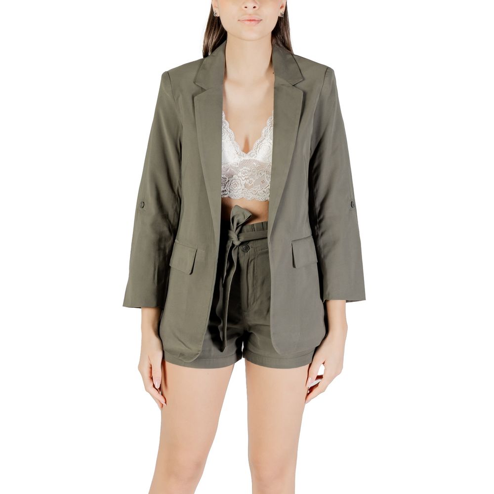 Blazer by Only for women in polyester & viscose green showcases a polished silhouette, highlighted by a refined and polished for a sophisticated finish.