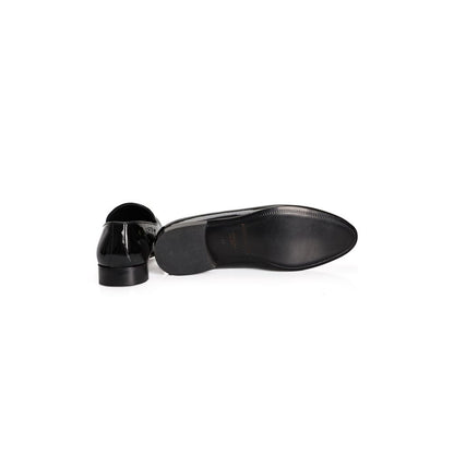 Moccasin Moccasins Loafer Slip-On Shoes by Roberto Pepe Luxury for men in calfskin black showcases a timeless silhouette from the Men's Calfskin Moccasin Moccasins Loafer Slip-On Shoes collection, featuring a timeless and for a timeless finish.