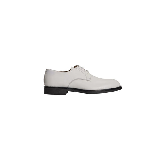 Low-Heel Lace-Up Shoes by Roberto Pepe Luxury for men in leather white features an timeless silhouette from the Men's Leather Low-Heel Lace-Up Shoes collection, defined by a timeless and low-heel for a timeless look.