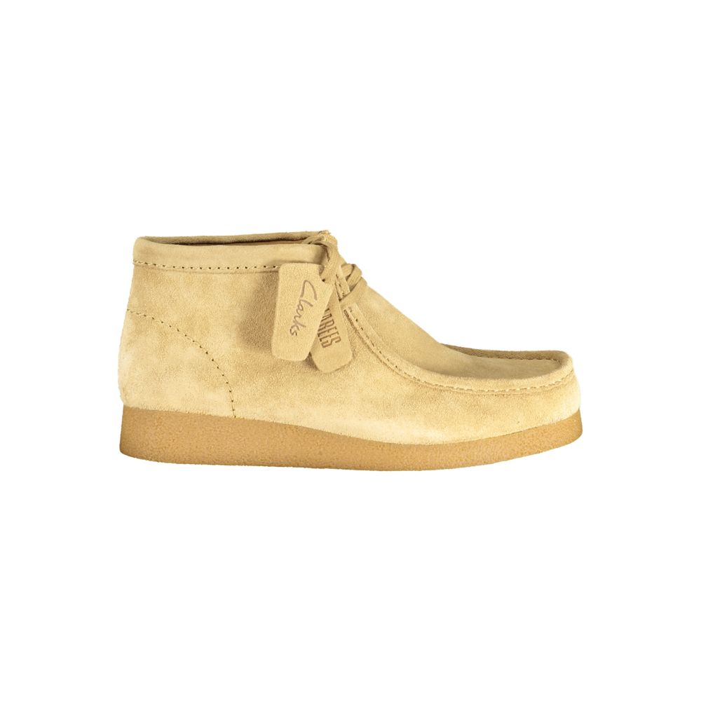 Ankle Boots by Clarks for men in polyester polyethylene suede leather beige features an aerodynamic silhouette from the Men's Polyester Polyethylene Suede Leather Ankle Boots collection, showcasing a aerodynamic and refined for an aerodynamic look.