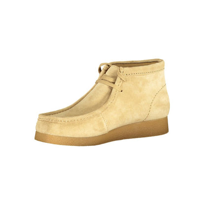 Ankle Boots by Clarks for men in polyester polyethylene suede leather beige features an high-performance design from the Men's Polyester Polyethylene Suede Leather Ankle Boots collection, highlighting a high-performance and for a refined look.