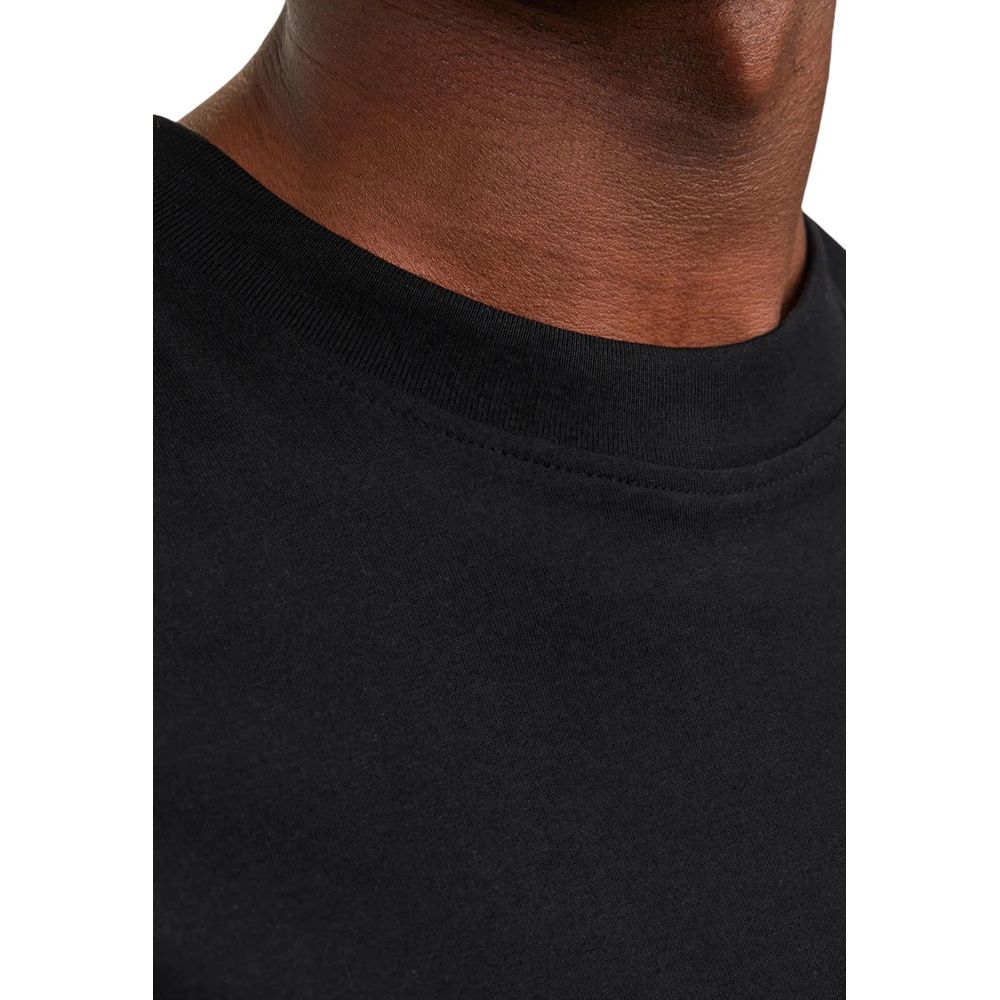 T-Shirt by Jack Jones for men in cotton black & natural showcases a fashionable silhouette, elegantly detailed with a fashionable and for a sophisticated, high-fashion look.