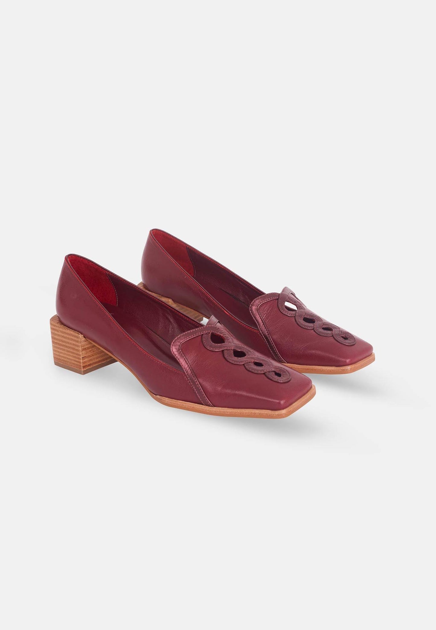 Mangará Atelier Handcrafted Purple Leather Loafers – Timeless Style & Everyday Comfort